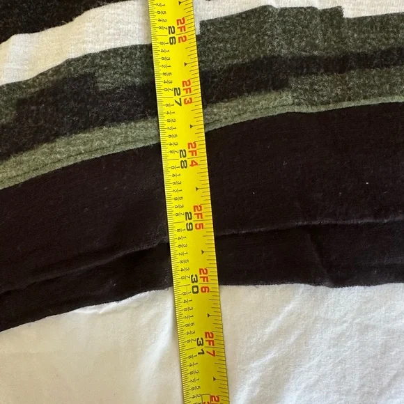 Lane Bryant women’s plus 22W/24W Olive and Black Patterned dolman sleeve top - Picture 7 of 10